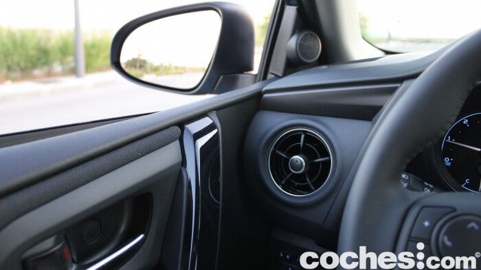 Toyota Auris Touring Sports 2015 prueba interior 19