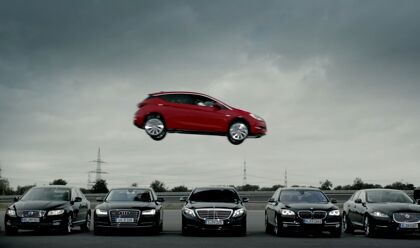 ¿Salta tanto en calidad el Opel Astra como en este anuncio?