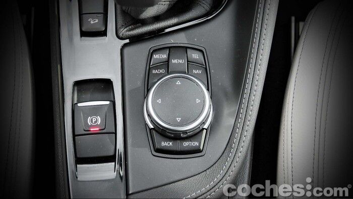 BMW_X1_xDrive20d_036