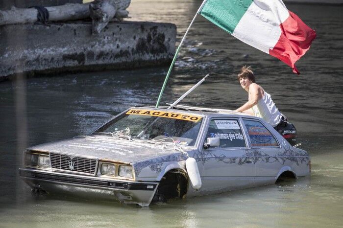 Marco Amoretti Maserati Biturbo anfibio 02
