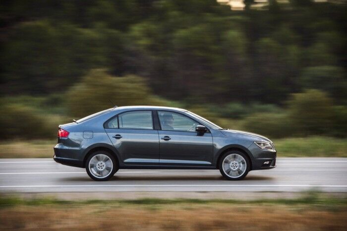 Seat Toledo 2015 04 700x466