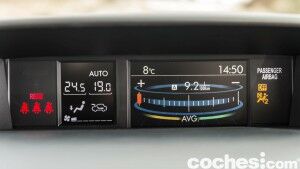 Subaru Forester 2.D Lineartronic 2015 interior 12