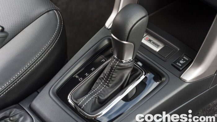 Subaru Forester 2.D Lineartronic 2015 interior 6