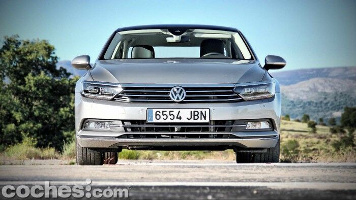 Volkswagen_Passat_2.0TDI_BMT_011