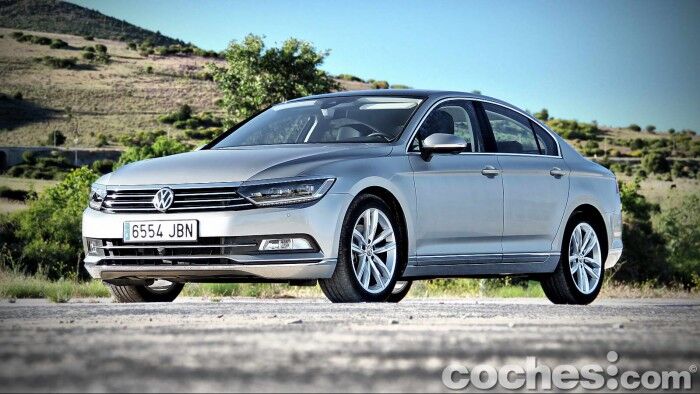 Volkswagen_Passat_2.0TDI_BMT_012