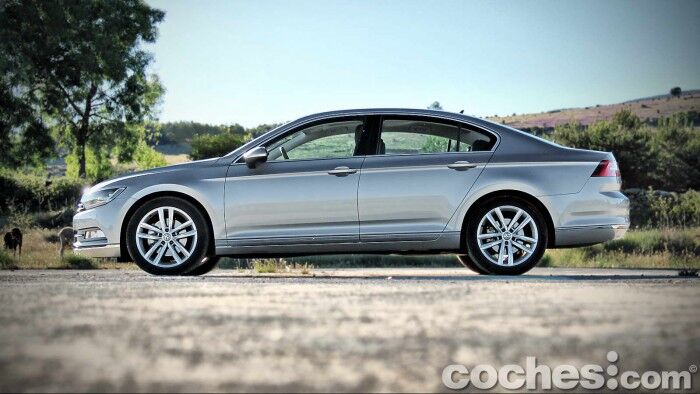 Volkswagen_Passat_2.0TDI_BMT_013