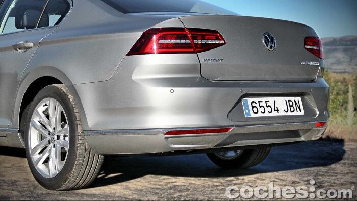 Volkswagen_Passat_2.0TDI_BMT_026