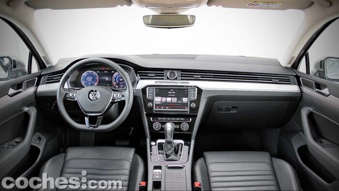 Volkswagen_Passat_2.0TDI_BMT_030