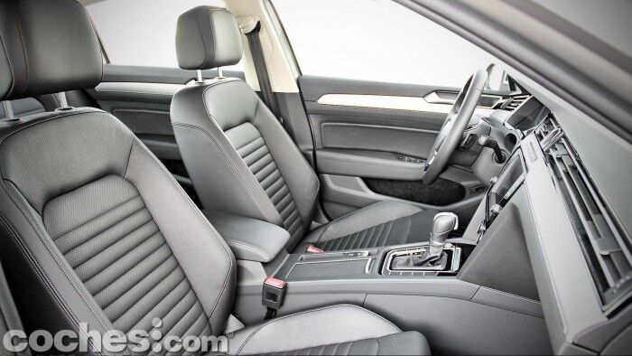 Volkswagen_Passat_2.0TDI_BMT_046