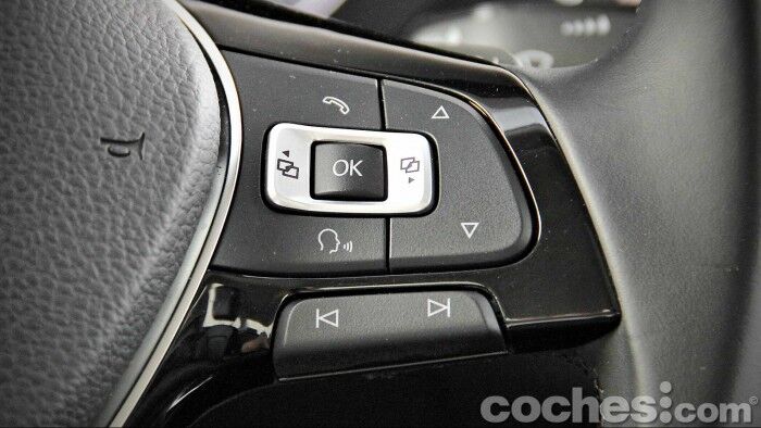 Volkswagen_Passat_2.0TDI_BMT_084