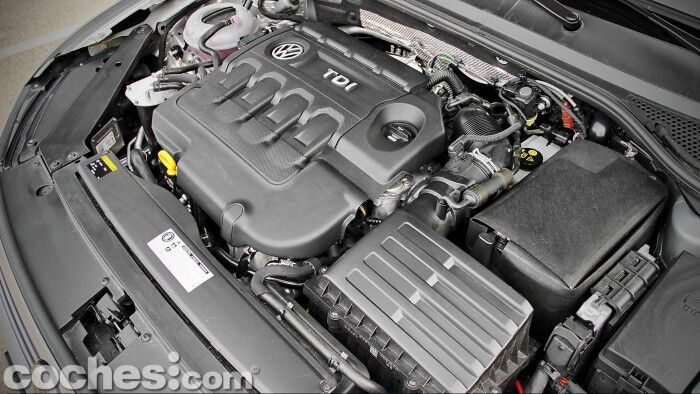 Volkswagen_Passat_2.0TDI_BMT_097