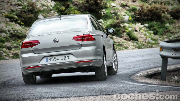 Volkswagen_Passat_2.0TDI_BMT_110