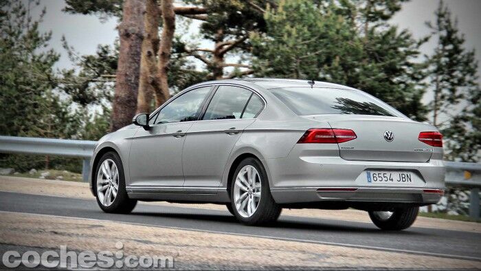 Volkswagen_Passat_2.0TDI_BMT_118