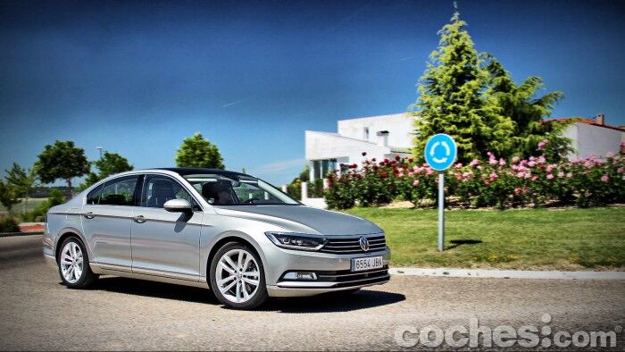 Volkswagen_Passat_2.0TDI_BMT_121