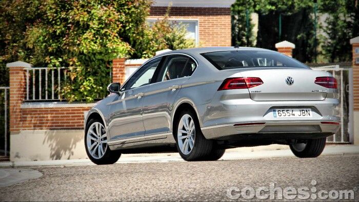 Volkswagen_Passat_2.0TDI_BMT_124