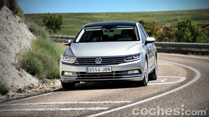 Volkswagen_Passat_2.0TDI_BMT_126