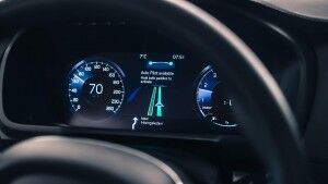 Volvo Intellisafe Auto Pilot interface 05