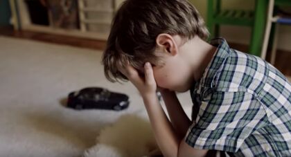 Mercedes enfada a los niños con sus coches que no chocan