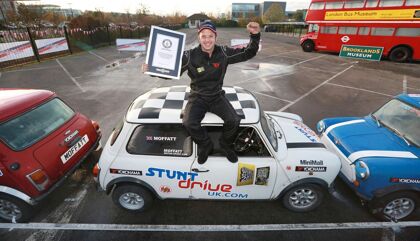 El récord de aparcamiento marcha atrás que te dejará pasmado