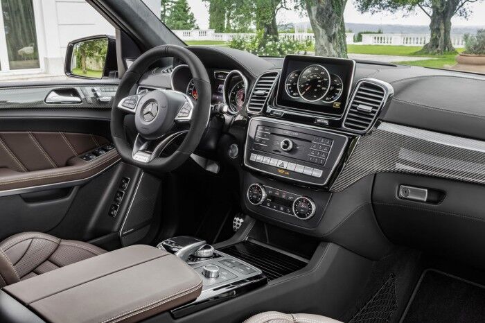  Zierteile: AMG Carbon interior: leather nappa espresso brown, trim parts: AMG carbon