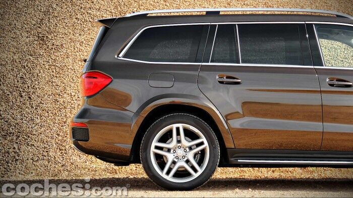 Mercedes_Benz_GL_350_025