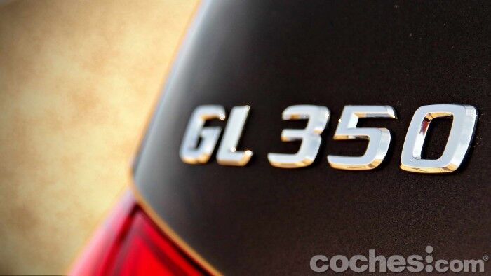 Mercedes_Benz_GL_350_030