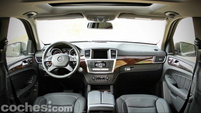 Mercedes_Benz_GL_350_031