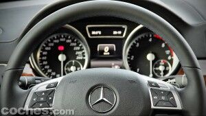 Mercedes_Benz_GL_350_036