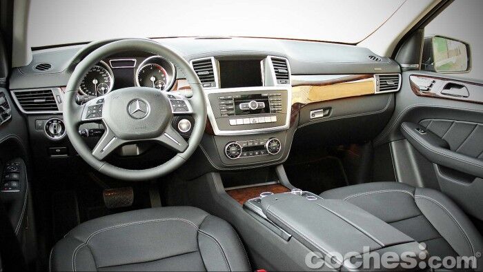 Mercedes_Benz_GL_350_039