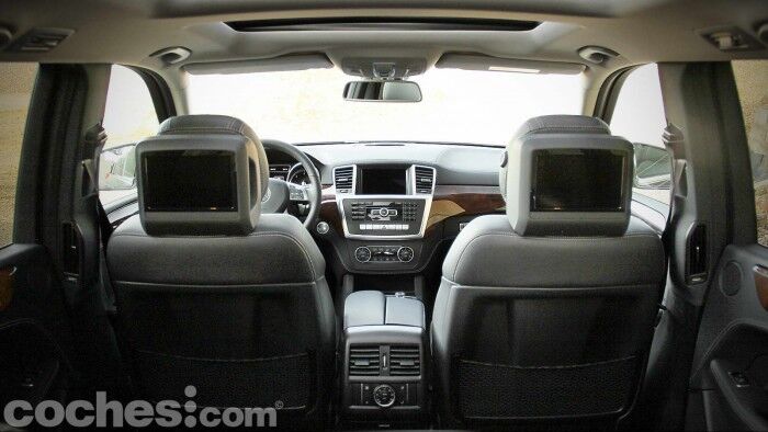 Mercedes_Benz_GL_350_043