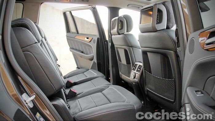 Mercedes_Benz_GL_350_044