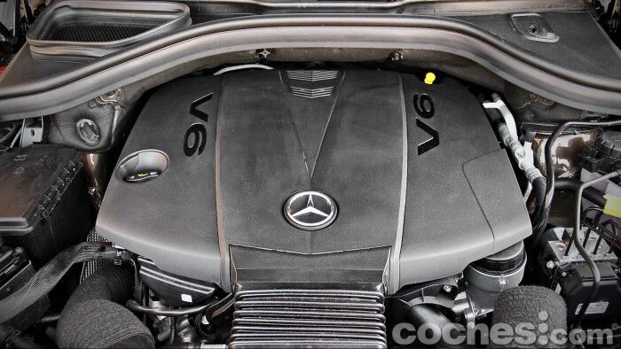 Mercedes_Benz_GL_350_064