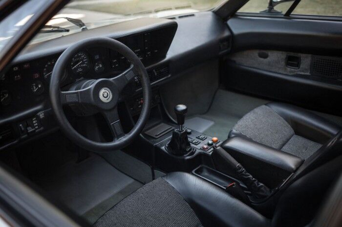 BMW M1 1981 interior 01