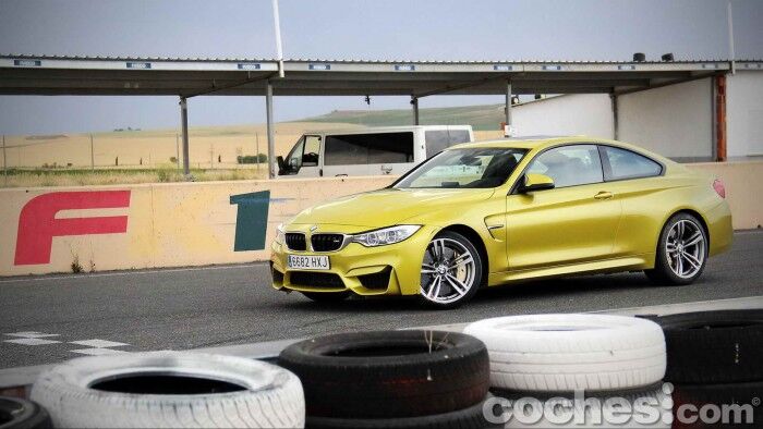 BMW_M4_Coupé_044