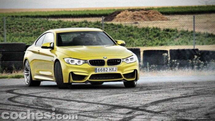 BMW_M4_Coupé_045