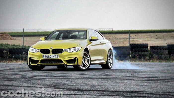 BMW_M4_Coupé_047