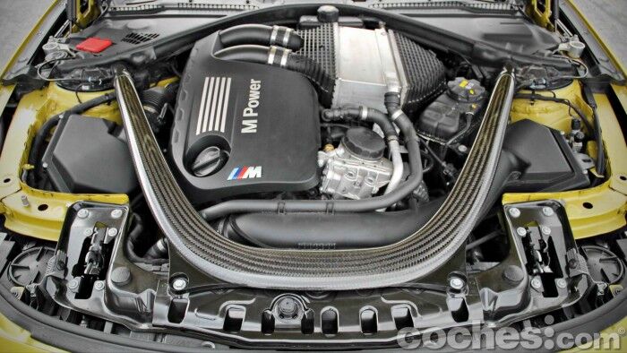 BMW_M4_Coupé_085