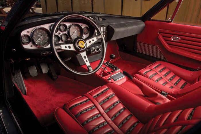 Ferrari 365 GTB_4 Daytona Berlinetta by Scaglietti 1973 interior 01