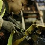 Land Rover Defender Fabrica 2015 13 150x150