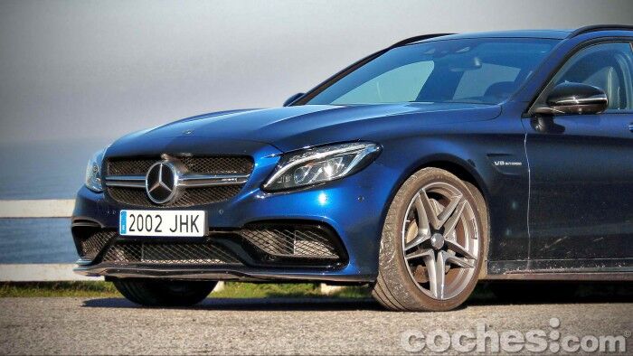 Mercedes-AMG_C_63_Estate_007