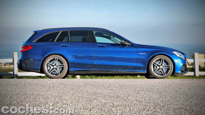 Mercedes-AMG_C_63_Estate_016