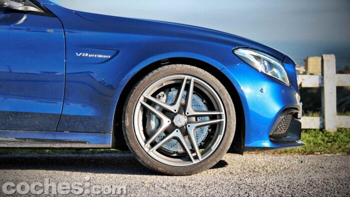 Mercedes-AMG_C_63_Estate_017