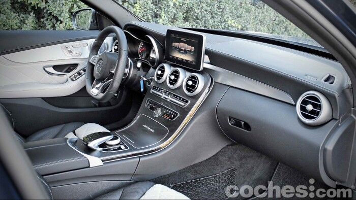 Mercedes-AMG_C_63_Estate_027