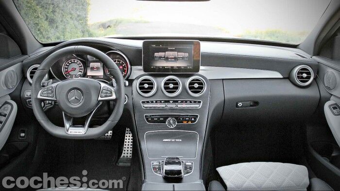 Mercedes-AMG_C_63_Estate_028