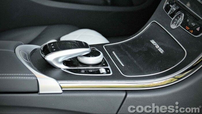 Mercedes-AMG_C_63_Estate_034