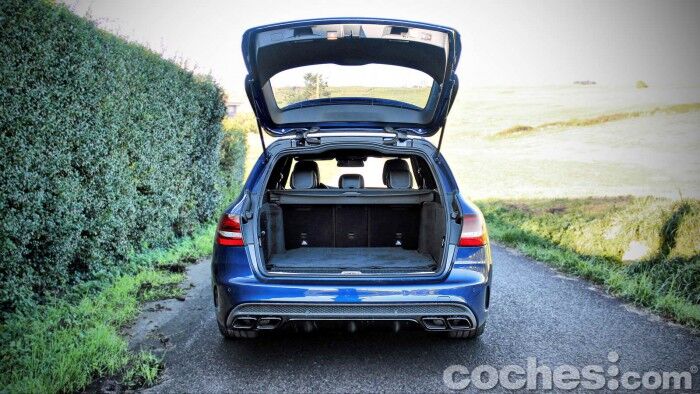 Mercedes-AMG_C_63_Estate_037