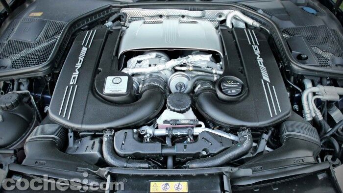 Mercedes-AMG_C_63_Estate_041