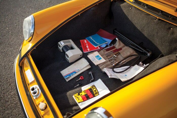Porsche 911 Carrera RS Touring 1973 interior 03