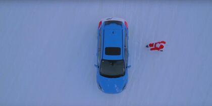 Snowkhana 4: Papá Noel jubila los renos por el Focus RS