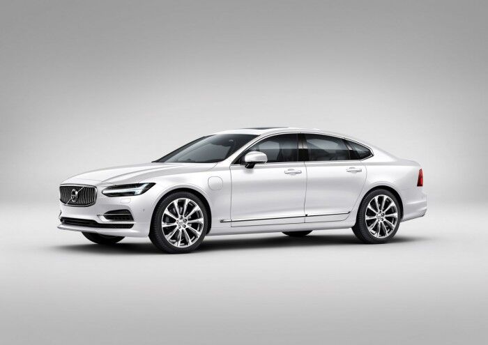Volvo S90 2016 27 700x495